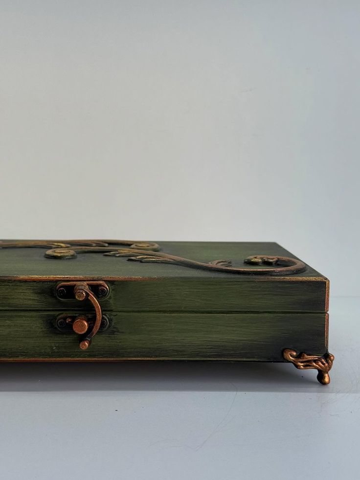 Altın Varak Desenli Takı Kutusu