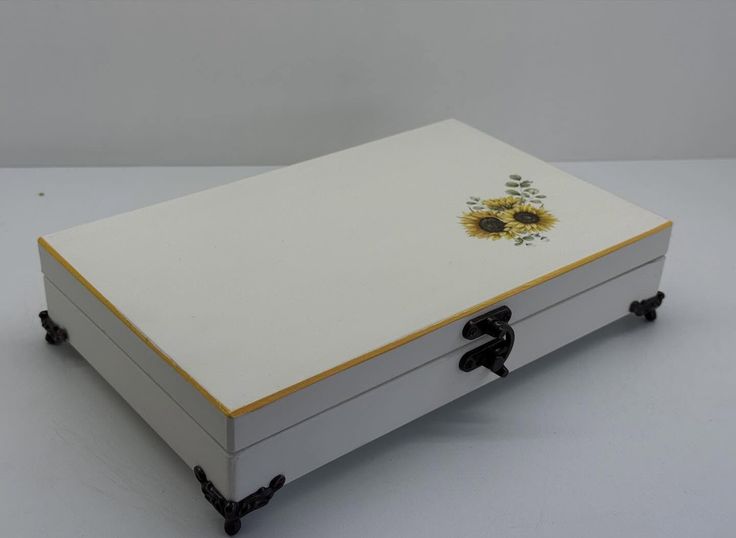 Ayçiçeği Desenli Minimal Takı Kutusu