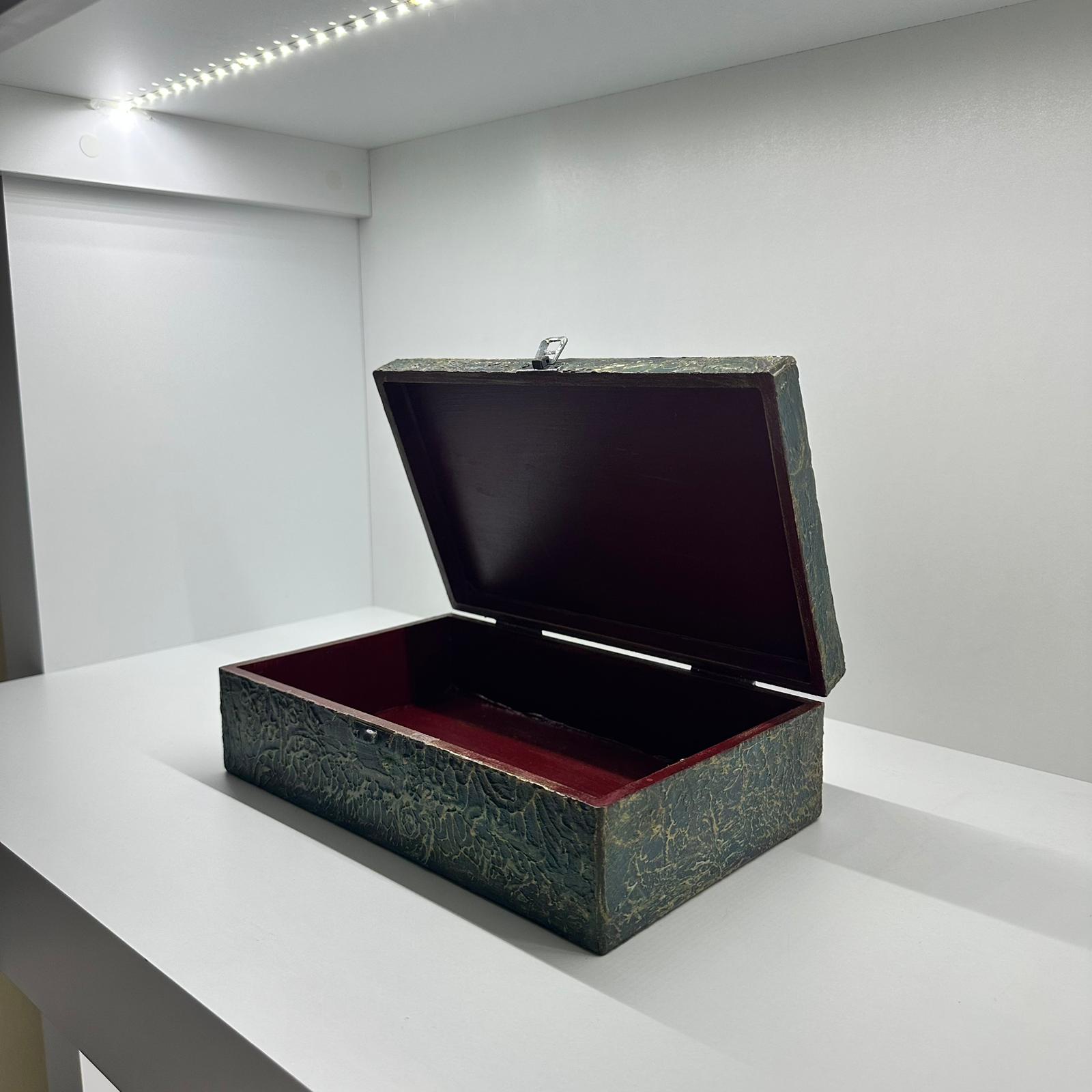 Kabartmalı Aksesuar Kutusu