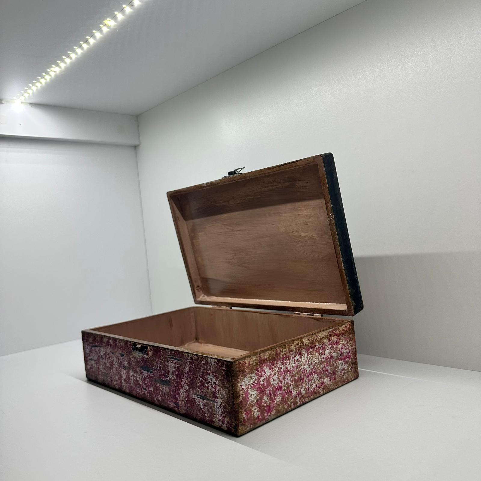 Çiçek Kabartmalı Aksesuar Kutusu