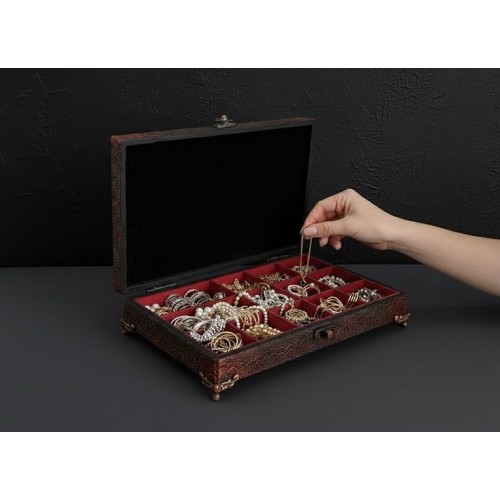 Dantel Dokulu Takı Kutusu